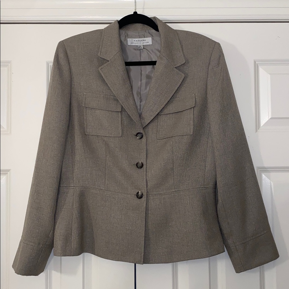 Tahari Levine green blazer size 14